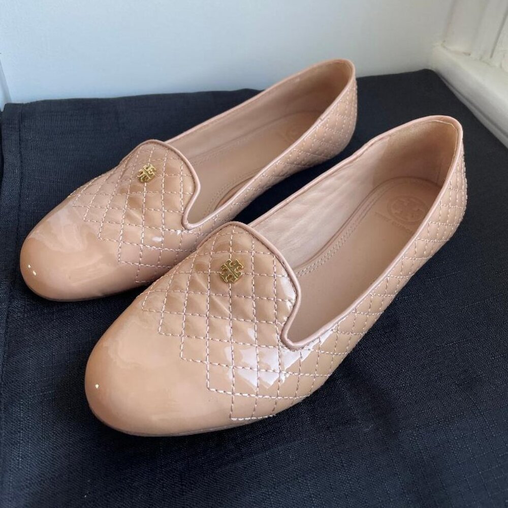 Tory Burch Nude Quilted Patent Leather Flats Size 8 | Logo | Women’s